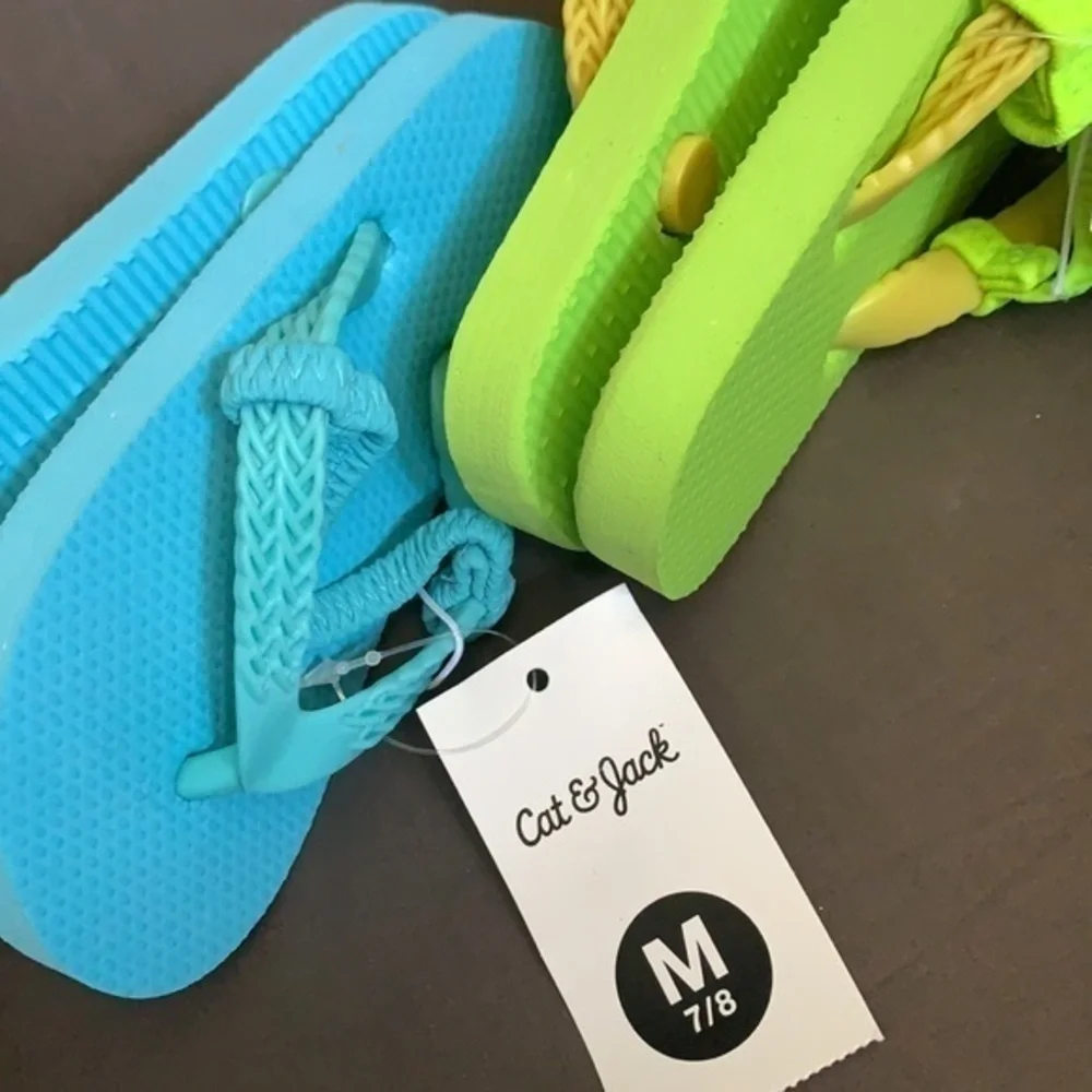 Cat & Jack Flip Flops, you get both pair